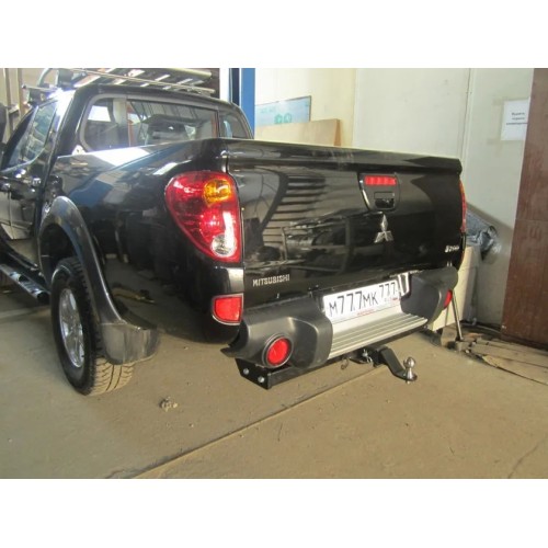Фаркоп Bizon для Mitsubishi L200 удлиненный IV 1-й рестайлинг 2013-2015. Быстросъемный крюк. Артикул FA 0857-E