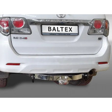 Фаркоп Baltex для Toyota Fortuner I 2013-2015 (с декор. накладкой). Фланцевое крепление. Артикул 24.2588.08