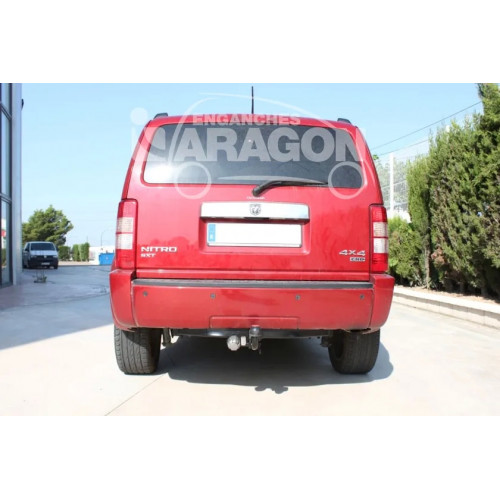 Фаркоп Aragon для Dodge Nitro 2007-2010. Артикул E1701AA