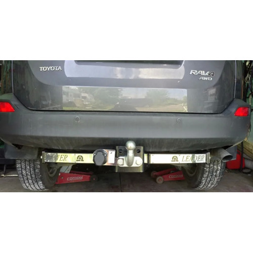 Фаркоп Лидер-Плюс для Toyota RAV4 IV 2013-2019. (с накладкой из нерж. стали). Фланцевое крепление. Артикул T116-F(N)