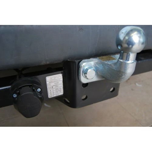 Фаркоп Imiola для Ford Transit Van (со ступенькой) 2000-2014. Фланцевое крепление. Артикул E.040 Фаркоп Imiola для Ford Transit Van (со ступенькой) 2000-2014. Фланцевое крепление. Артикул E.040