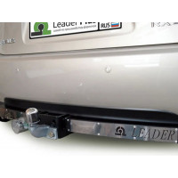 Фаркоп Лидер-Плюс для Toyota Highlander I 2003-2007 (с накладкой из нерж. стали). Фланцевое крепление. Артикул L101-F(N)