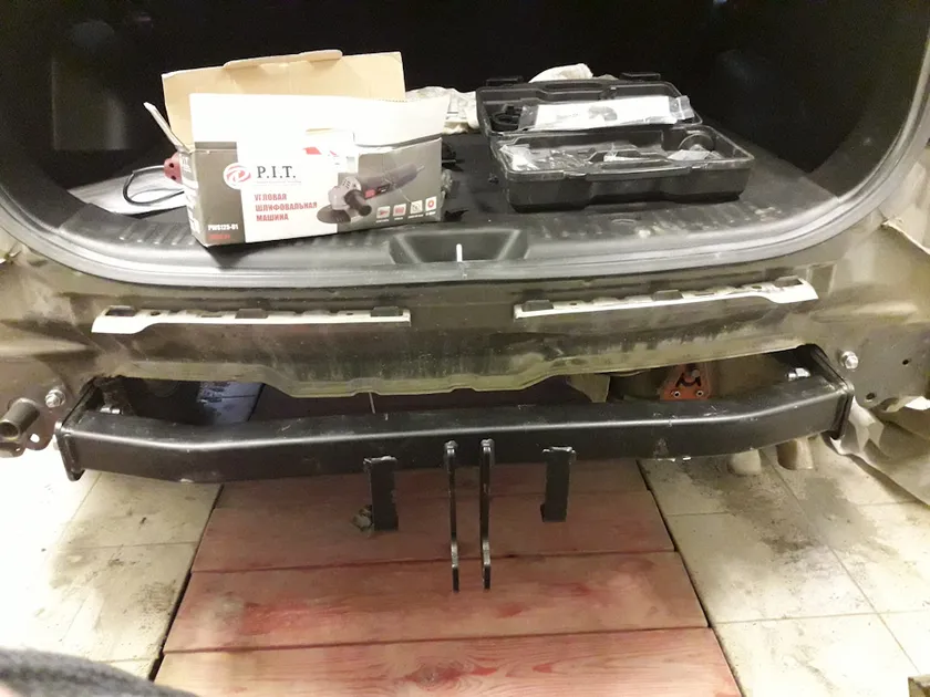 Фаркоп AvtoS для Kia Sorento II до рестайлинга 2009-2012. Артикул KI 17 Фаркоп AvtoS для Kia Sorento II до рестайлинга 2009-2012. Артикул KI 17