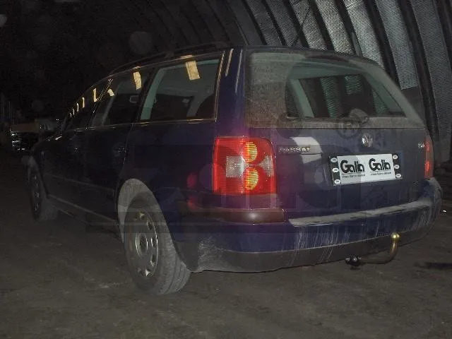Фаркоп Galia оцинкованный для Volkswagen Passat B5 седан, универсал 4WD 1996-2005. Артикул V050A Фаркоп Galia оцинкованный для Volkswagen Passat B5 седан, универсал 4WD 1996-2005. Артикул V050A