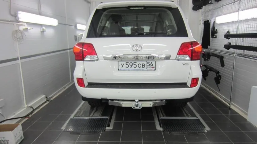 Фаркоп Oris (ранее Bosal) с металлической накладкой для Toyota Land Cruiser 200 2010-2021. Артикул 3091-FL Фаркоп Oris (ранее Bosal) с металлической накладкой для Toyota Land Cruiser 200 2010-2021. Артикул 3091-FL