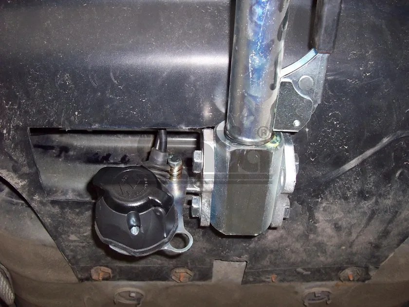 Фаркоп Galia оцинкованный для Ford Mondeo III седан, хэтчбек 2000-2007. Быстросъемный крюк. Артикул F097C Фаркоп Galia оцинкованный для Ford Mondeo III седан, хэтчбек 2000-2007. Быстросъемный крюк. Артикул F097C