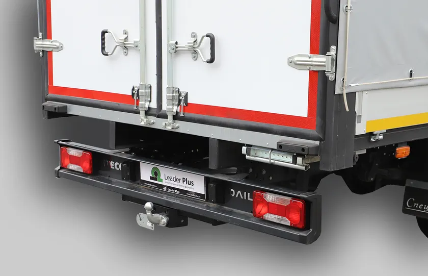 Фаркоп Лидер-Плюс для Iveco Daily VI (шасси с двойными колесами) 2014-2025. Фланцевое крепление. Артикул I101-F