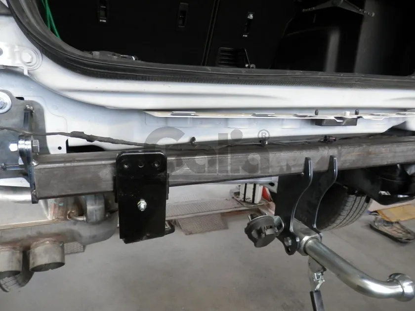 Фаркоп Galia оцинкованный для Land Rover Discovery Sport 5 мест (с запасным колесом в багажнике) 2019-2025. Артикул R107A Фаркоп Galia оцинкованный для Land Rover Discovery Sport 5 мест (с запасным колесом в багажнике) 2019-2025. Артикул R107A