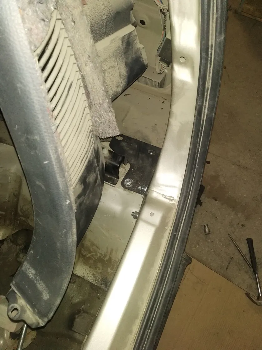 Фаркоп AvtoS для Suzuki Liana хэтчбек 2005-2008. Артикул SZ 07 Фаркоп AvtoS для Suzuki Liana хэтчбек 2005-2008. Артикул SZ 07