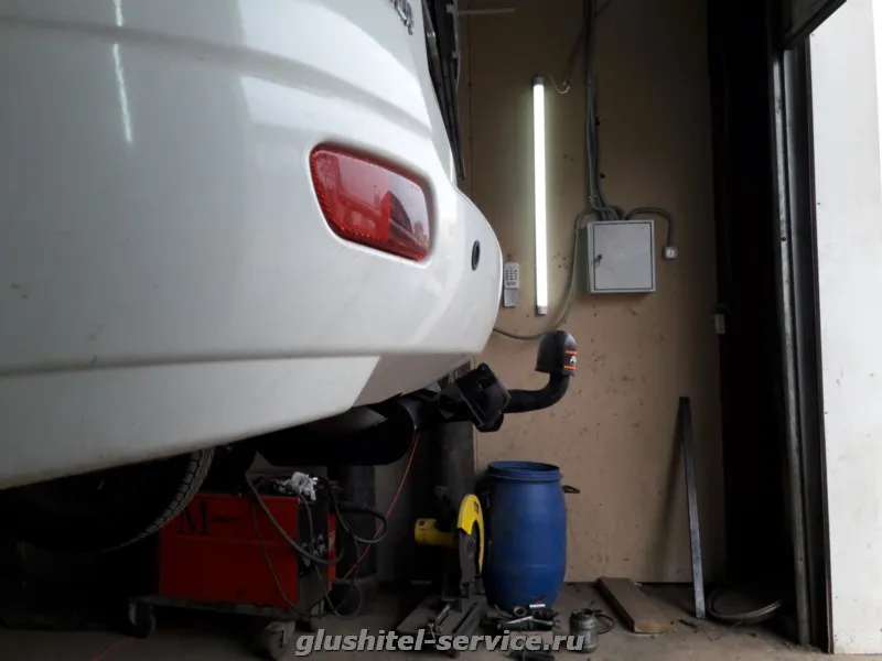 Фаркоп AvtoS для ВАЗ 2112 1999-2009. Артикул VAZ-40 Фаркоп AvtoS для ВАЗ 2112 1999-2009. Артикул VAZ-40