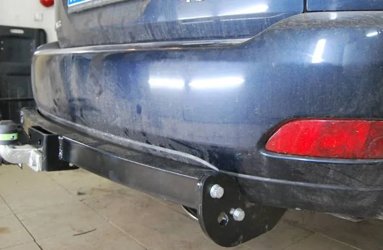 Фаркоп Лидер-Плюс для Toyota Highlander I 2003-2007. Фланцевое крепление. Артикул L101-F