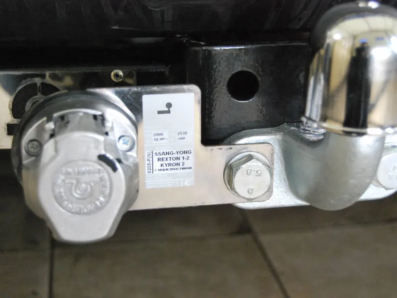 Фаркоп Лидер-Плюс для SsangYong Kyron 2007-2015 (с накладкой из нерж. стали). Фланцевое крепление. Артикул S205-F(N) Фаркоп Лидер-Плюс для SsangYong Kyron 2007-2015 (с накладкой из нерж. стали). Фланцевое крепление. Артикул S205-F(N)