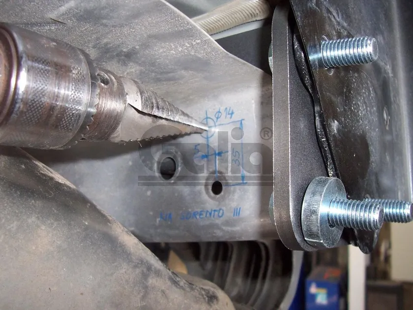 Фаркоп Galia оцинкованный для Kia Sorento II 2009-2012. Артикул H069A Фаркоп Galia оцинкованный для Kia Sorento II 2009-2012. Артикул H069A