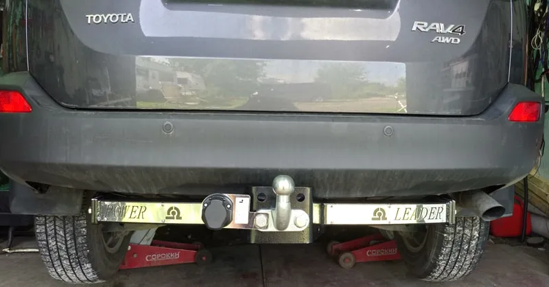 Фаркоп Лидер-Плюс для Toyota RAV4 IV 2013-2019. (с накладкой из нерж. стали). Фланцевое крепление. Артикул T116-F(N)