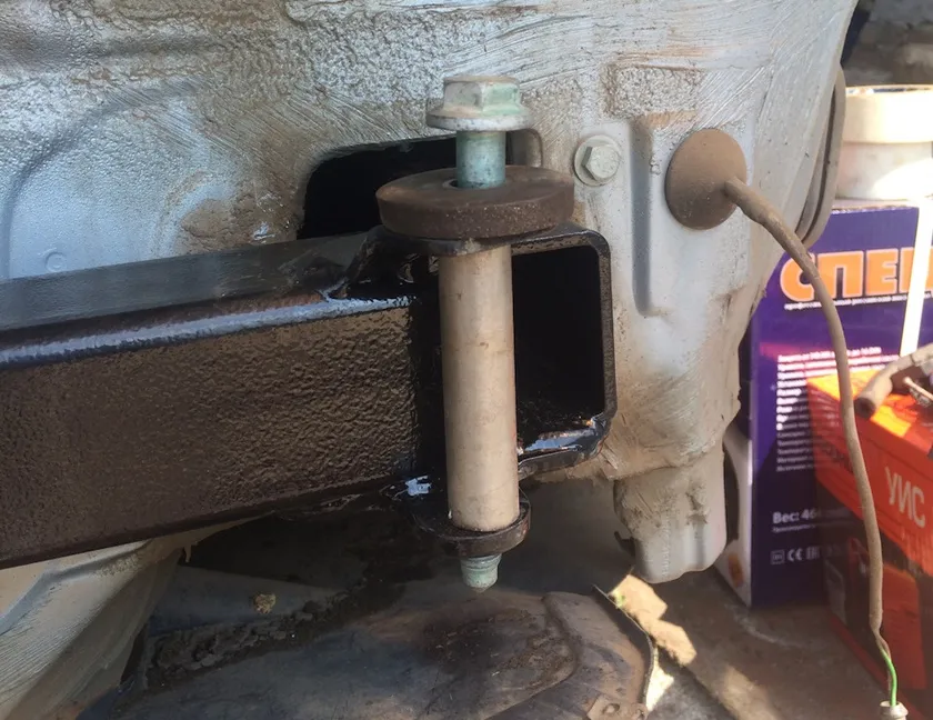 Фаркоп Лидер-Плюс для Volkswagen Passat B5+ седан 1996-2005. Артикул V115-A Фаркоп Лидер-Плюс для Volkswagen Passat B5+ седан 1996-2005. Артикул V115-A