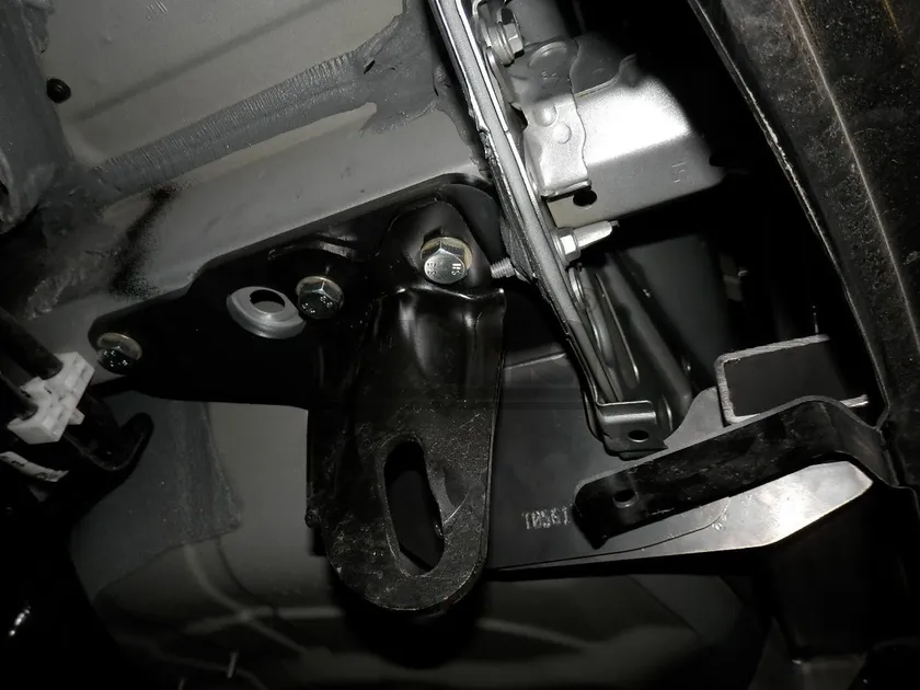 Фаркоп Galia оцинкованный для Toyota Auris II хэтчбек 2012-2018. Артикул T056A Фаркоп Galia оцинкованный для Toyota Auris II хэтчбек 2012-2018. Артикул T056A