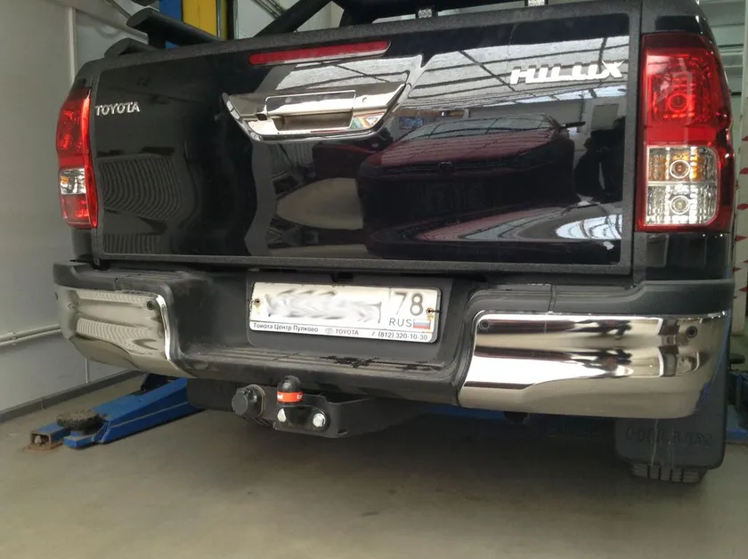 Фаркоп Oris (ранее Bosal) для Toyota Hilux VIII 2015-2025. Фланцевое крепление. Артикул 3093-F Фаркоп Oris (ранее Bosal) для Toyota Hilux VIII 2015-2025. Фланцевое крепление. Артикул 3093-F