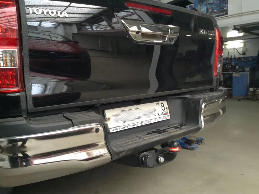 Фаркоп Oris (ранее Bosal) для Toyota Hilux VIII 2015-2025. Фланцевое крепление. Артикул 3093-F Фаркоп Oris (ранее Bosal) для Toyota Hilux VIII 2015-2025. Фланцевое крепление. Артикул 3093-F