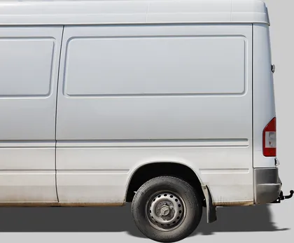 Фаркоп Лидер-Плюс для Mercedes-Benz Sprinter Classic W909 до рестайлинга (база 3,5 без ступеньки) 2013-2020. Фланцевое крепление. Артикул M201-FC