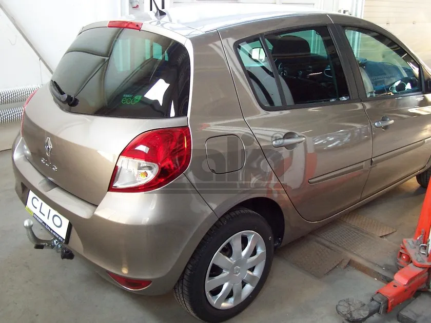 Фаркоп Galia оцинкованный для Renault Clio III хэтчбек 2005-2012. Артикул R080A Фаркоп Galia оцинкованный для Renault Clio III хэтчбек 2005-2012. Артикул R080A