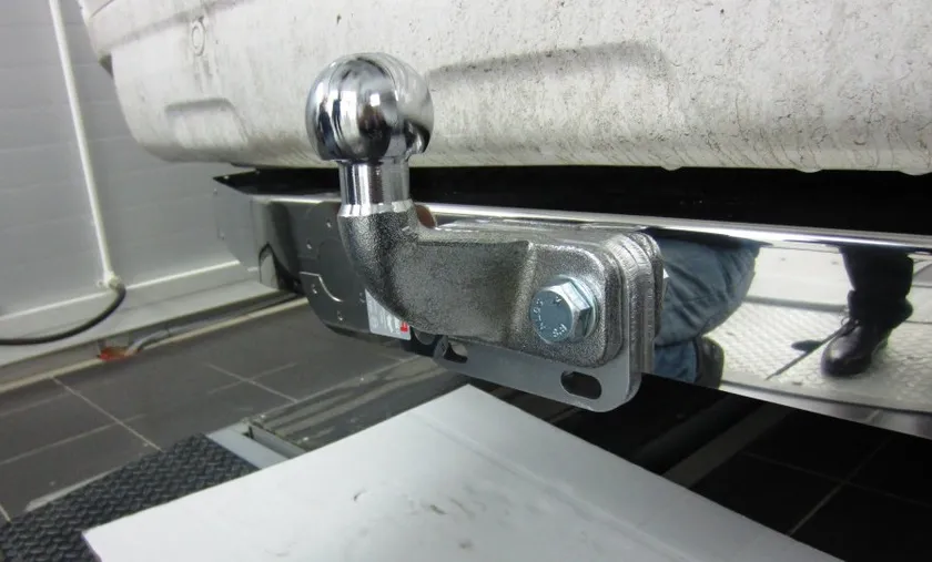 Фаркоп Oris (ранее Bosal) для Toyota Land Cruiser Prado 150 2009-2025. (с декор. пластиной) Фланцевое крепление. Артикул 3090-FL