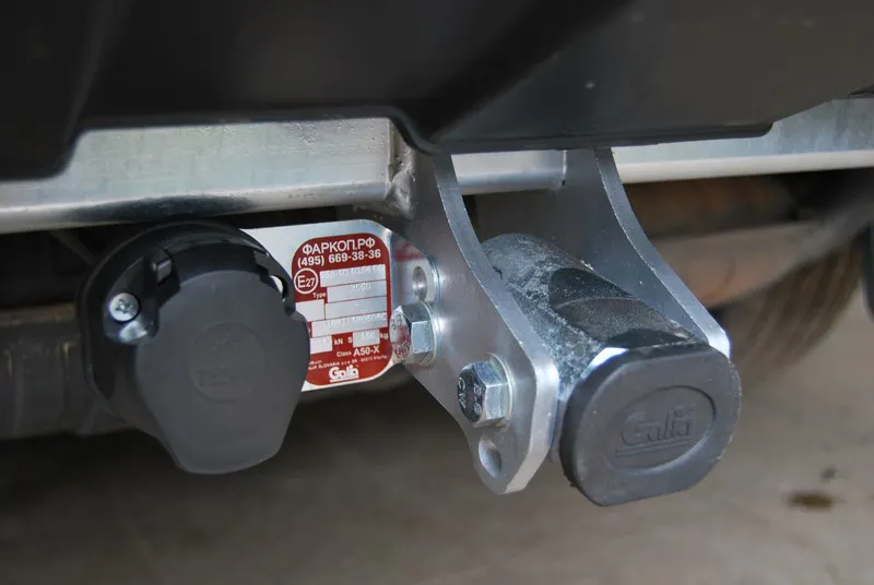 Фаркоп Galia оцинкованный для Land Rover Range Rover III 2002-2012. Быстросъемный крюк. Артикул R050C Фаркоп Galia оцинкованный для Land Rover Range Rover III 2002-2012. Быстросъемный крюк. Артикул R050C