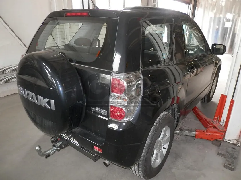 Фаркоп Galia оцинкованный для Suzuki Grand Vitara III 3 двери 2005-2015. Артикул S114C Фаркоп Galia оцинкованный для Suzuki Grand Vitara III 3 двери 2005-2015. Артикул S114C