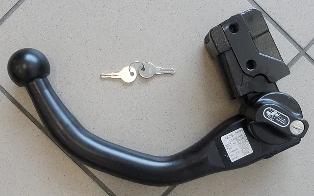 Фаркоп Steinhof для Фаркопы для Audi A6 C7 рестайлинг седан, универсал (вкл. Quattro) 2014-2018. Быстросъемный крюк. Артикул A-099 Фаркоп Steinhof для Фаркопы для Audi A6 C7 рестайлинг седан, универсал (вкл. Quattro) 2014-2018. Быстросъемный крюк. Артикул A-099