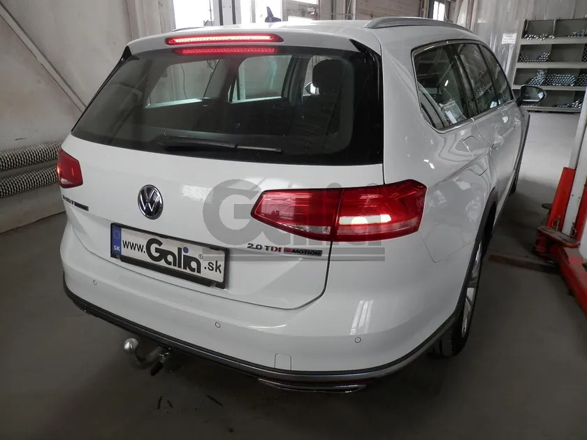 Фаркоп Galia оцинкованный для Volkswagen Passat B8 2014-2025. Артикул V081C Фаркоп Galia оцинкованный для Volkswagen Passat B8 2014-2025. Артикул V081C