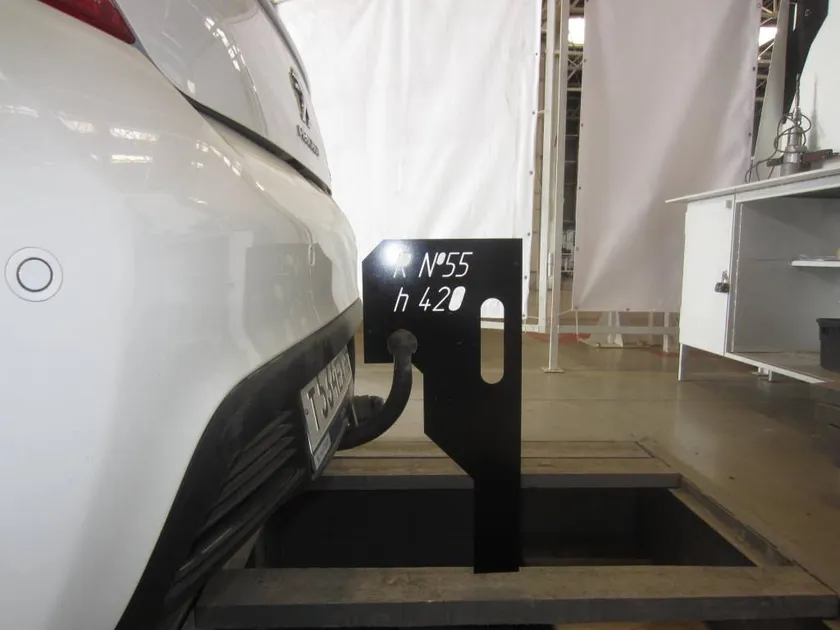 Фаркоп Oris (ранее Bosal) для Peugeot 307 хэтчбек 2001-2007. Артикул 2555-A Фаркоп Oris (ранее Bosal) для Peugeot 307 хэтчбек 2001-2007. Артикул 2555-A