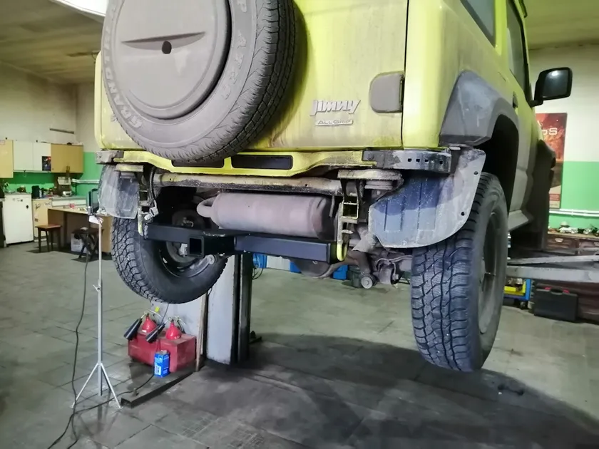 Фаркоп AvtoS для Suzuki Jimny IV 2018-2025 без шара в комплекте. Быстросъемный крюк. Артикул SZ 13 Фаркоп AvtoS для Suzuki Jimny IV 2018-2025 без шара в комплекте. Быстросъемный крюк. Артикул SZ 13