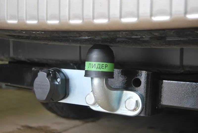 Фаркоп Лидер-Плюс для Mitsubishi Outlander XL 2007-2012. Фланцевое крепление. Артикул M105-F