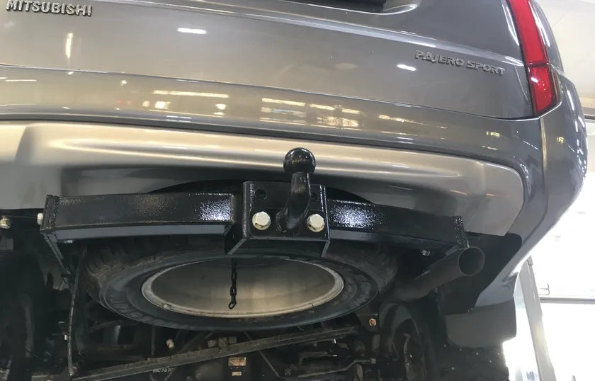 Фаркоп Лидер-Плюс для Mitsubishi Pajero Sport III до рестайлинга 2016-2020. Фланцевое крепление. Артикул M115-FC