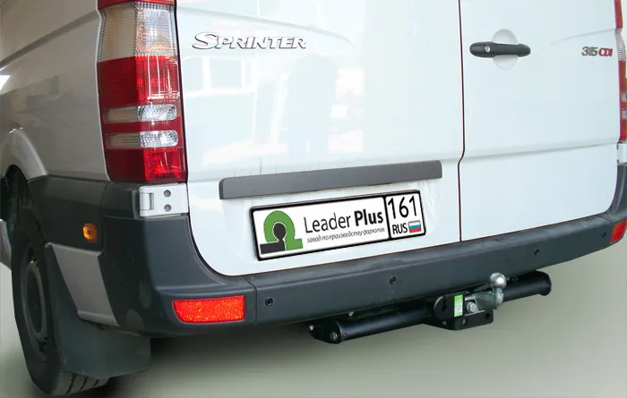 Фаркоп Лидер-Плюс для Volkswagen Crafter фургон 2006-2016. Фланцевое крепление. Артикул M207-FC