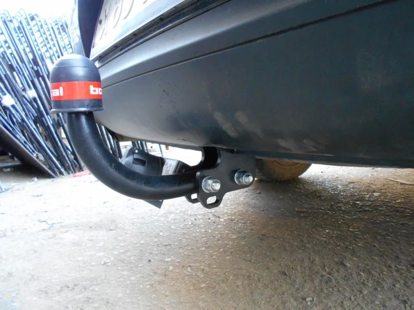 Фаркоп Oris (ранее Bosal) для Volkswagen Passat B6 седан 2005-2011. Артикул 2185-A