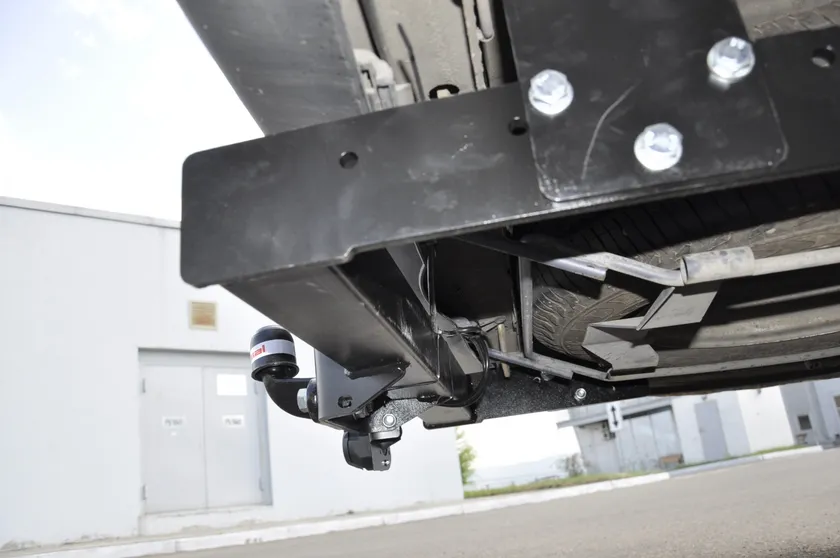 Фаркоп Oris (ранее Bosal) для Volkswagen Crafter минивэн, Van 2006-2016. Фланцевое крепление. Артикул 2250-F Фаркоп Oris (ранее Bosal) для Volkswagen Crafter минивэн, Van 2006-2016. Фланцевое крепление. Артикул 2250-F