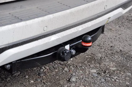 Фаркоп Oris (ранее Bosal) для Lexus LX 570 2007-2025. Фланцевое крепление. Артикул 3017-F