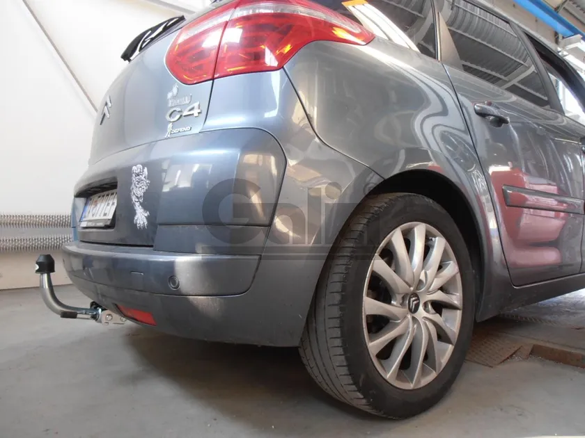 Фаркоп Galia оцинкованный для Peugeot 5008 2009-2017. Артикул C051A Фаркоп Galia оцинкованный для Peugeot 5008 2009-2017. Артикул C051A