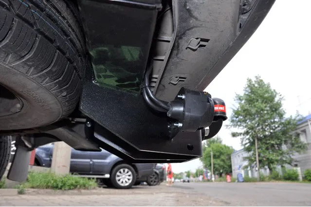 Фаркоп Oris (ранее Bosal) для Nissan Navara D40 (со ступенькой) 2005-2015. Фланцевое крепление. Артикул 4360-F Фаркоп Oris (ранее Bosal) для Nissan Navara D40 (со ступенькой) 2005-2015. Фланцевое крепление. Артикул 4360-F